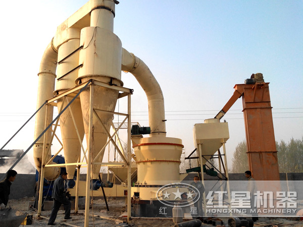 3r雷蒙磨粉機(jī)現(xiàn)場圖