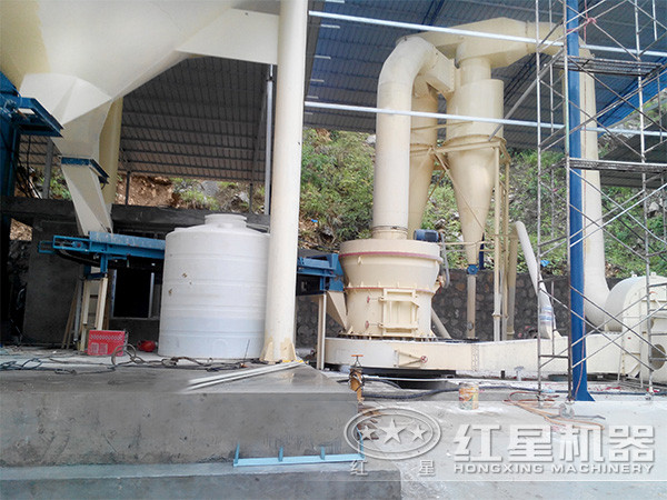 3噸的500目石子磨粉現(xiàn)場(chǎng)