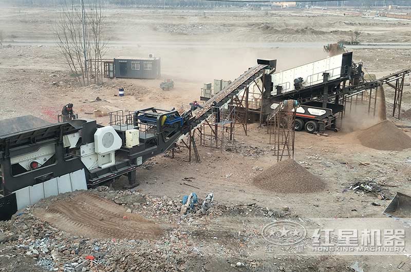 移動(dòng)石料破碎現(xiàn)場(chǎng)