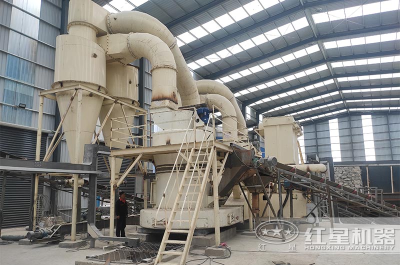 紅星磨粉機(jī)現(xiàn)場